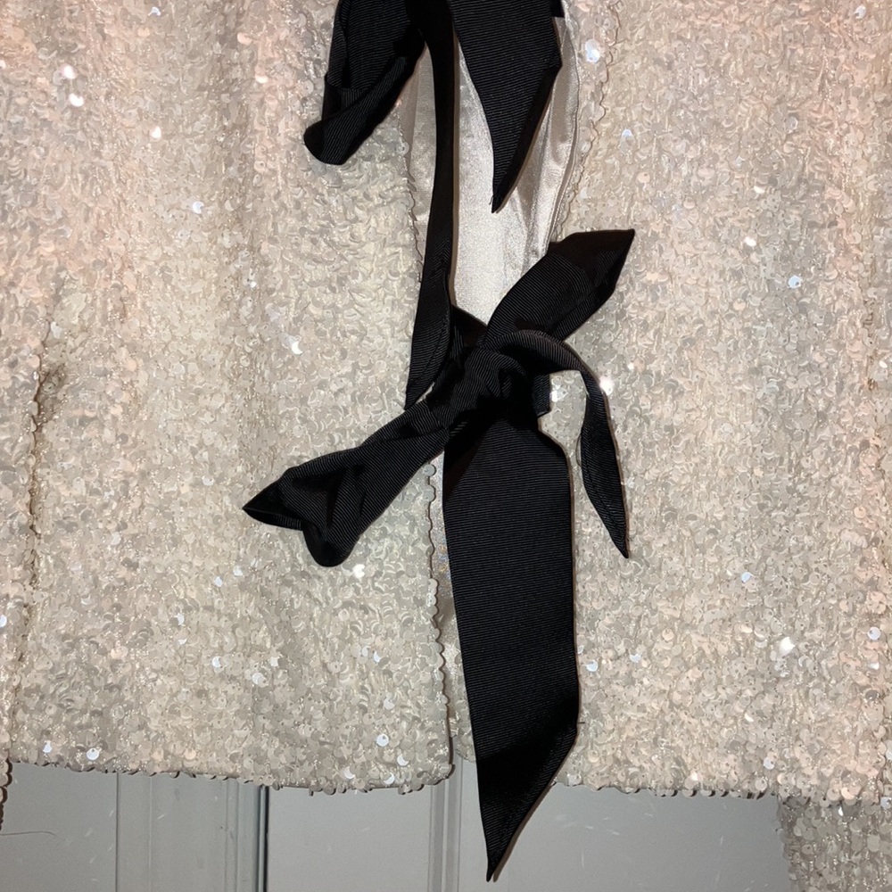 Like new sequins white with black bow jacket - Picture 5 of 12